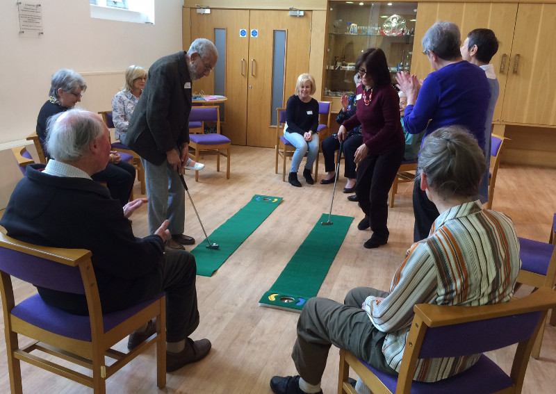 Dementia Club UK members enjoying social activities at Sha’arei Tsedek