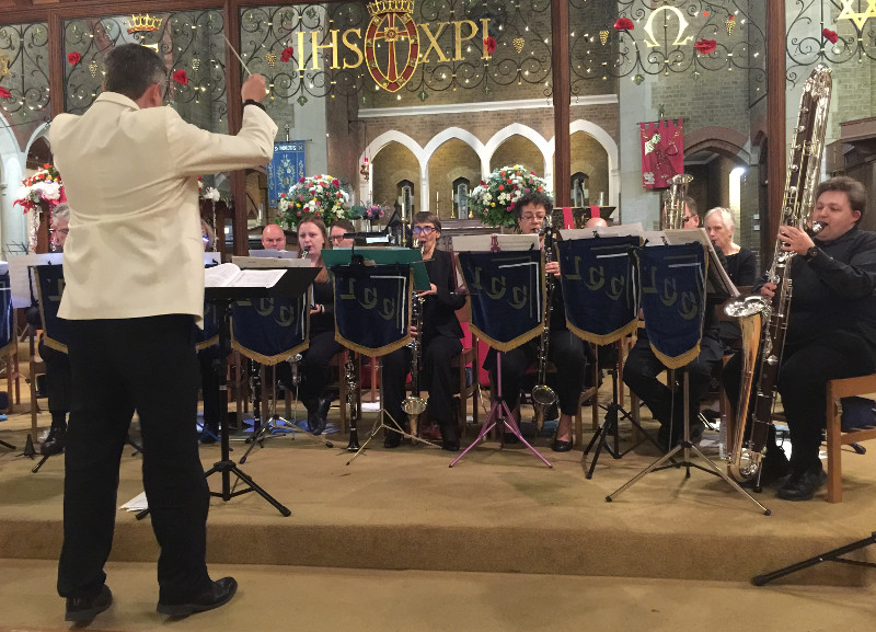 Ian Rogers conducting the Ionian Clarinet Choir at St Andrews Church