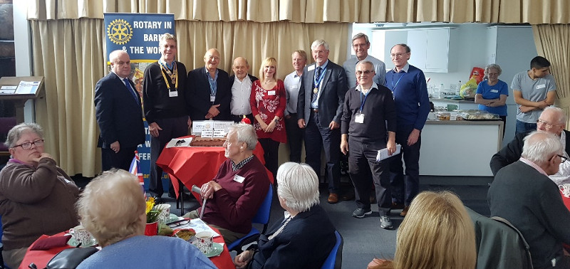 Lisa with Rotary Club of Barnet and St John’s Church Volunteers