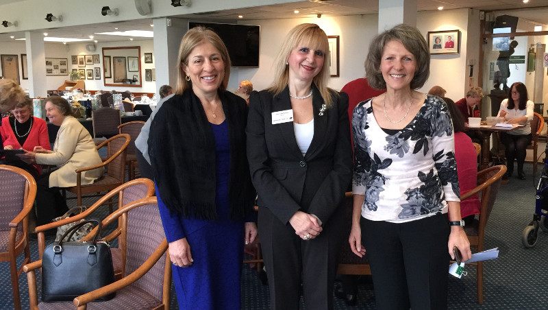 Dr Rebecca Hatjiosif, Cllr Lisa Rutter & Ladies Captain Andrea Hutter